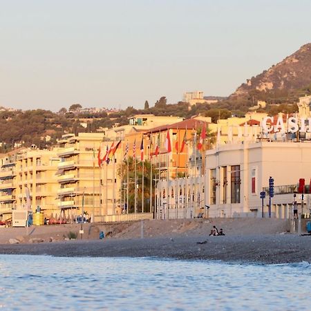 "Dans Les Toits De La Ville" Plein Centre Et Mer Menton Buitenkant foto